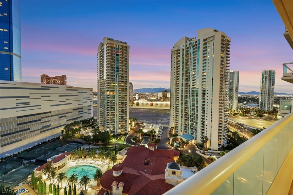 2857 Paradise, Las Vegas, NV 89109