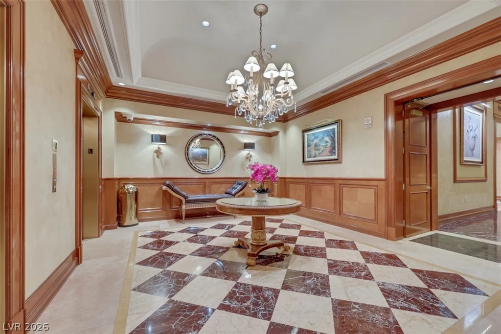 2857 Paradise, Las Vegas, NV 89109