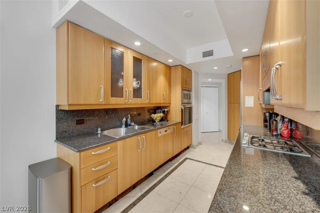 2857 Paradise, Las Vegas, NV 89109