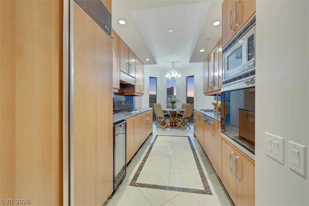 2857 Paradise, Las Vegas, NV 89109