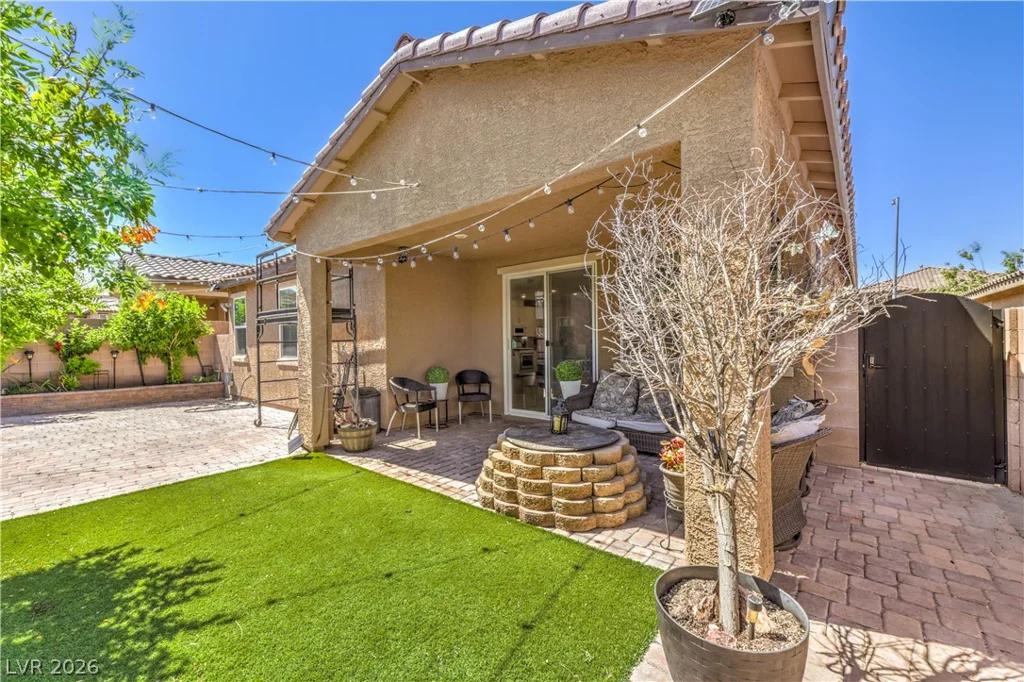 957 Soaring Moon, Henderson, NV 89015