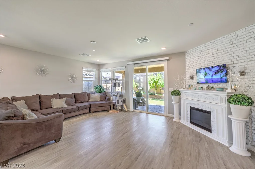 957 Soaring Moon, Henderson, NV 89015
