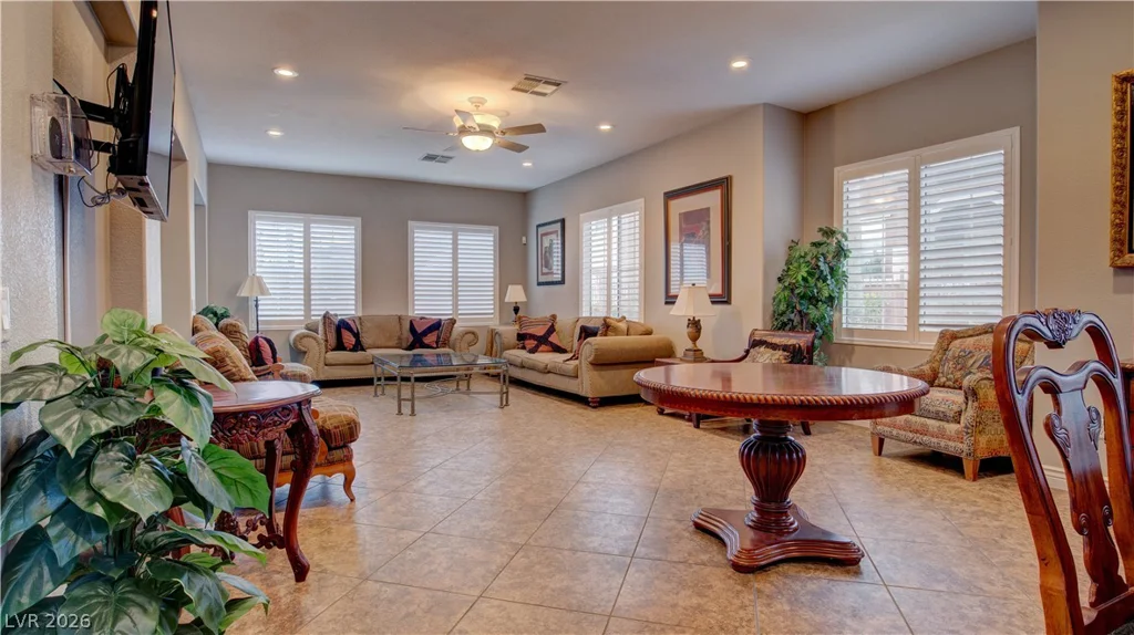 10180 Delray Beach, Las Vegas, NV 89129
