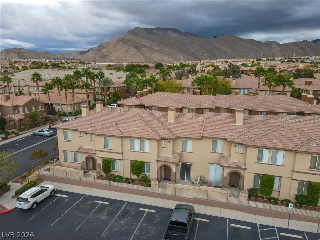 10180 Delray Beach, Las Vegas, NV 89129