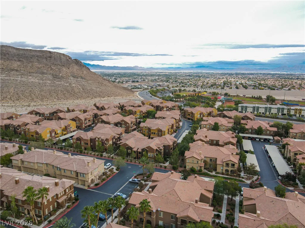 10180 Delray Beach, Las Vegas, NV 89129