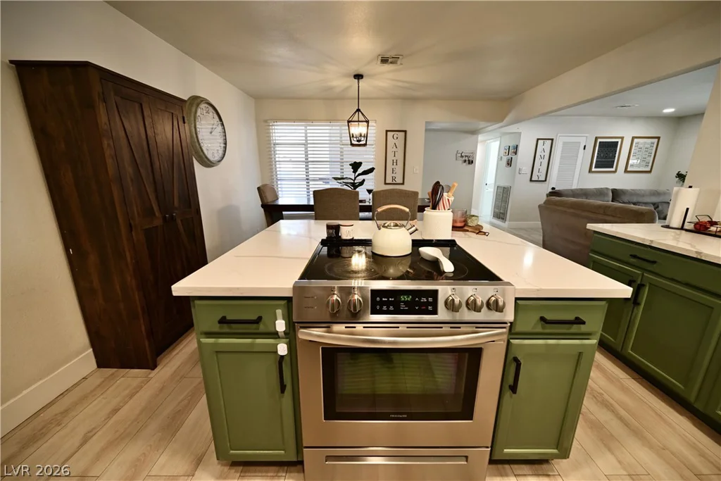 2016 Oakey, Las Vegas, NV 89104