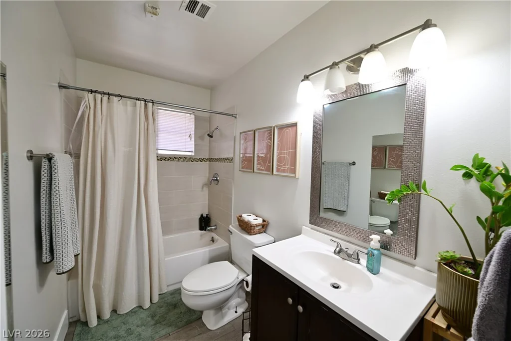 2016 Oakey, Las Vegas, NV 89104