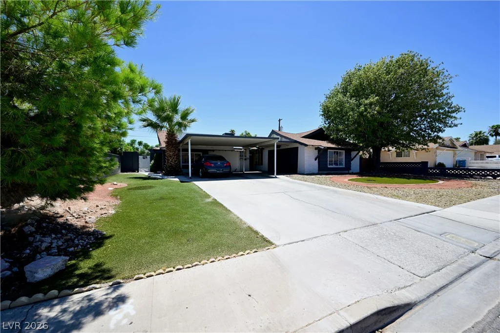 2016 Oakey, Las Vegas, NV 89104
