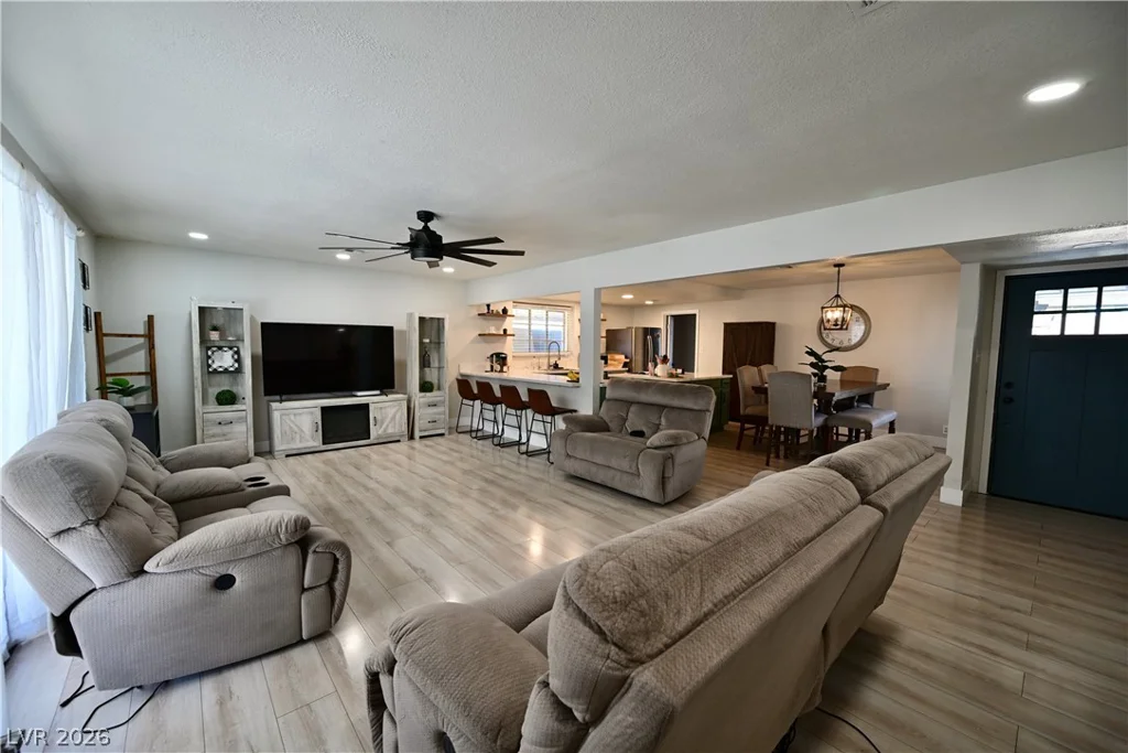 2016 Oakey, Las Vegas, NV 89104