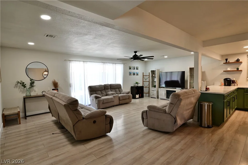 2016 Oakey, Las Vegas, NV 89104
