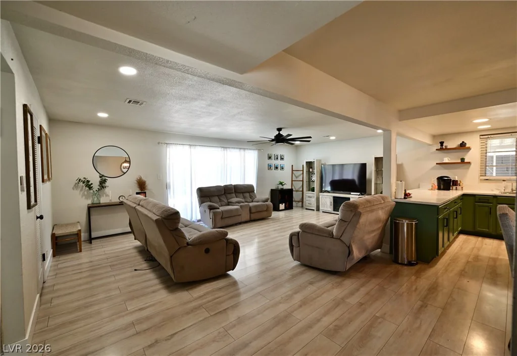 2016 Oakey, Las Vegas, NV 89104
