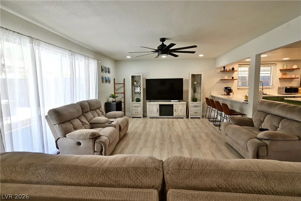 2016 Oakey, Las Vegas, NV 89104