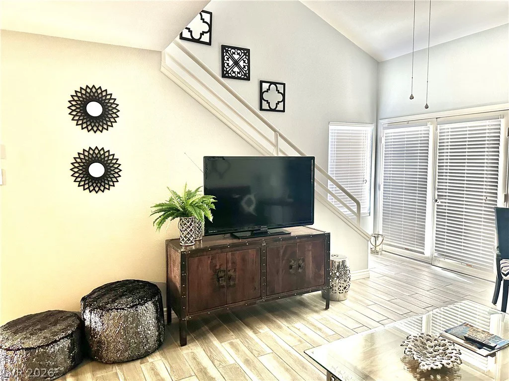 2700 LODESTONE, Las Vegas, NV 89117