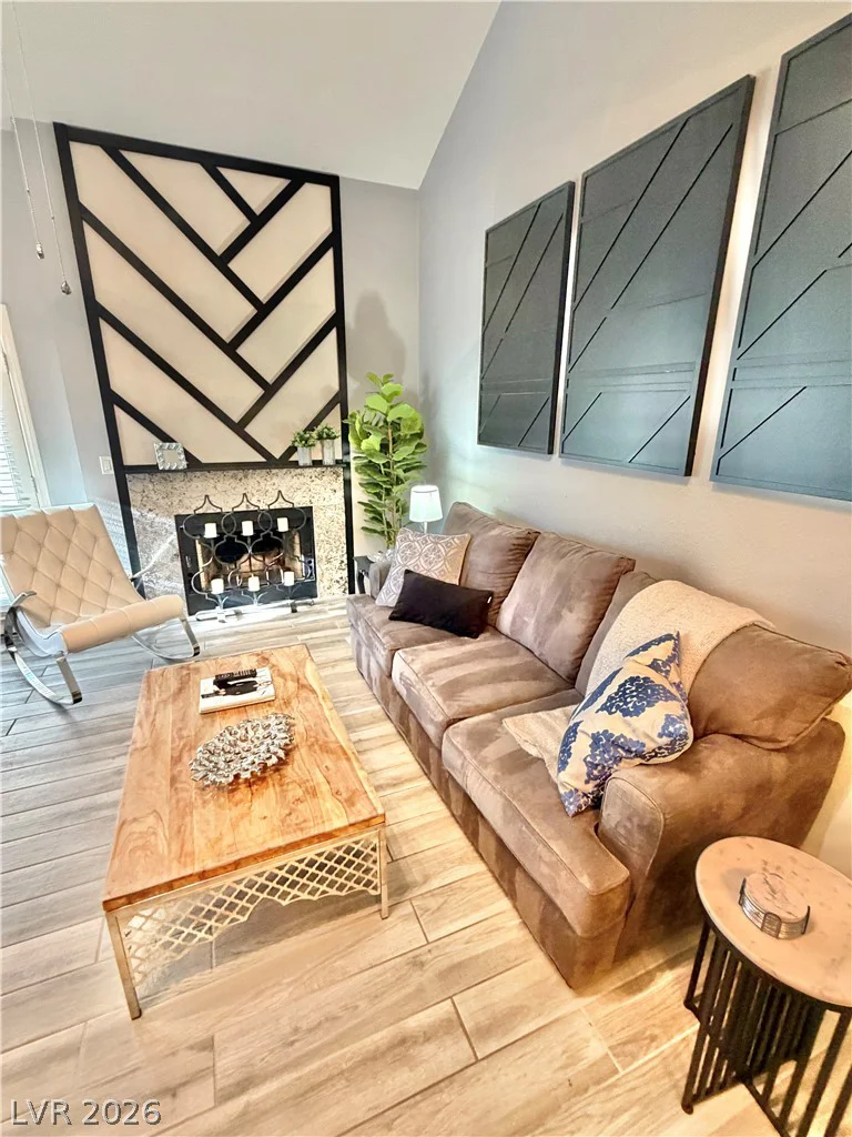 2700 LODESTONE, Las Vegas, NV 89117