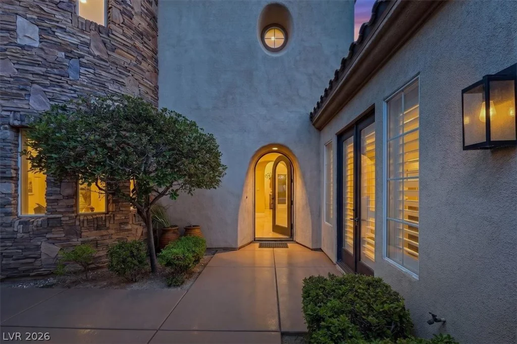 2490 Turtle Head Peak, Las Vegas, NV 89135