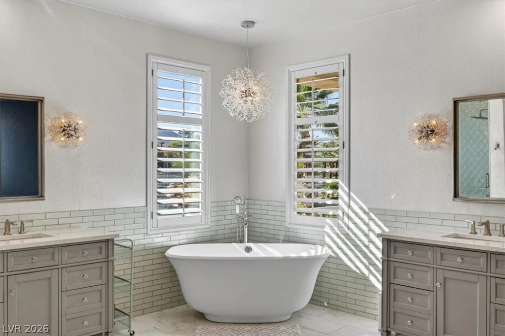 2490 Turtle Head Peak, Las Vegas, NV 89135
