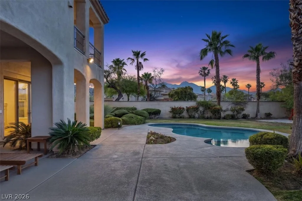 2490 Turtle Head Peak, Las Vegas, NV 89135