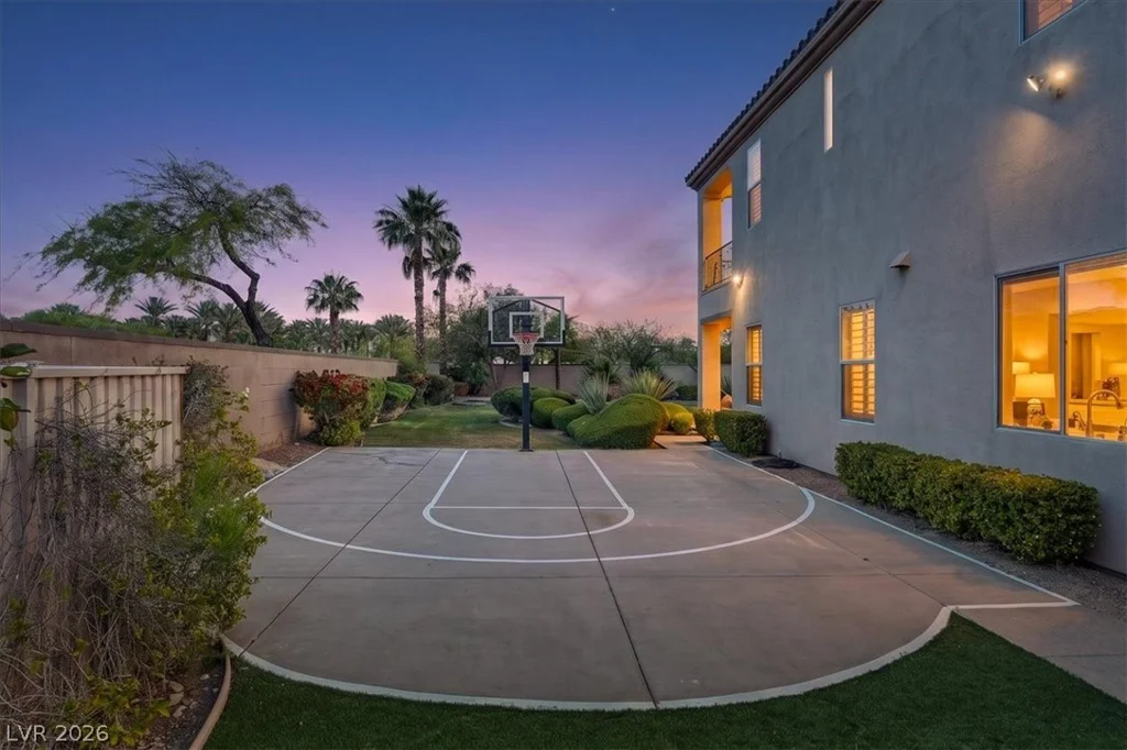 2490 Turtle Head Peak, Las Vegas, NV 89135