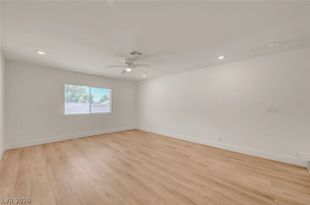 3768 Russell, Las Vegas, NV 89120