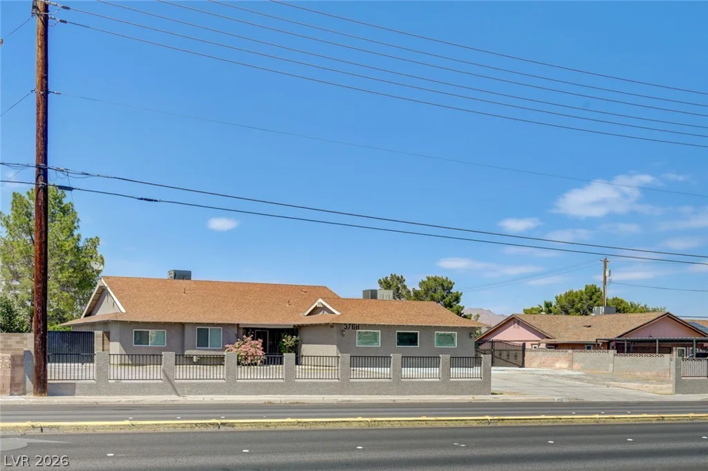 3768 Russell, Las Vegas, NV 89120