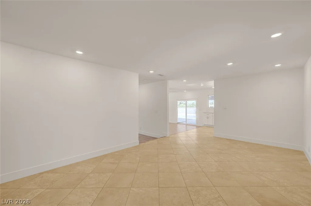3768 Russell, Las Vegas, NV 89120