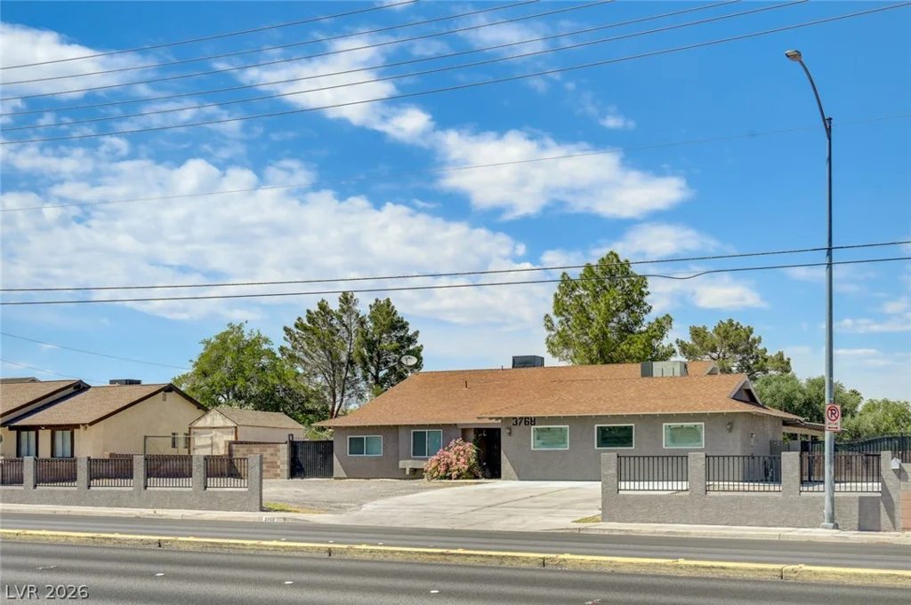 3768 Russell, Las Vegas, NV 89120