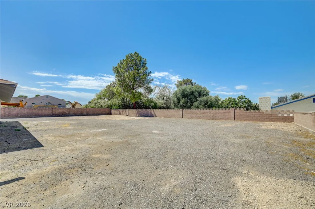 3768 Russell, Las Vegas, NV 89120