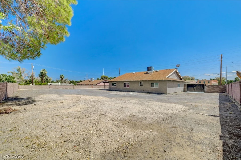 3768 Russell, Las Vegas, NV 89120