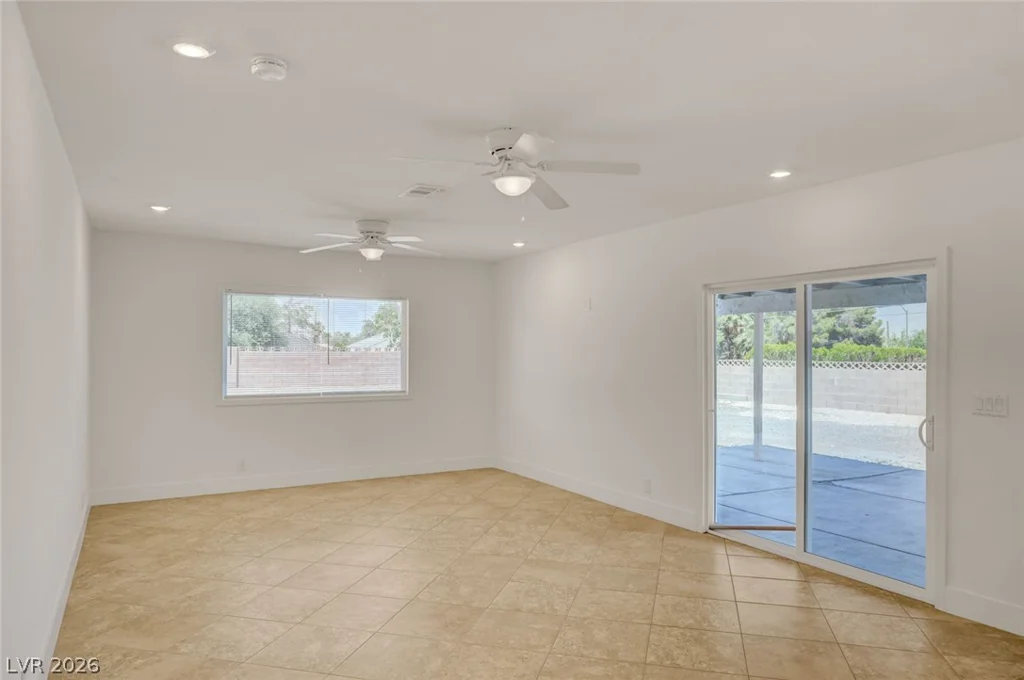 3768 Russell, Las Vegas, NV 89120