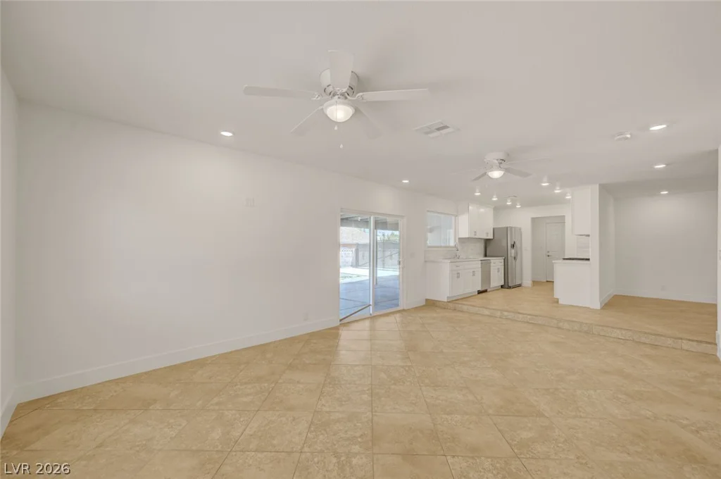 3768 Russell, Las Vegas, NV 89120