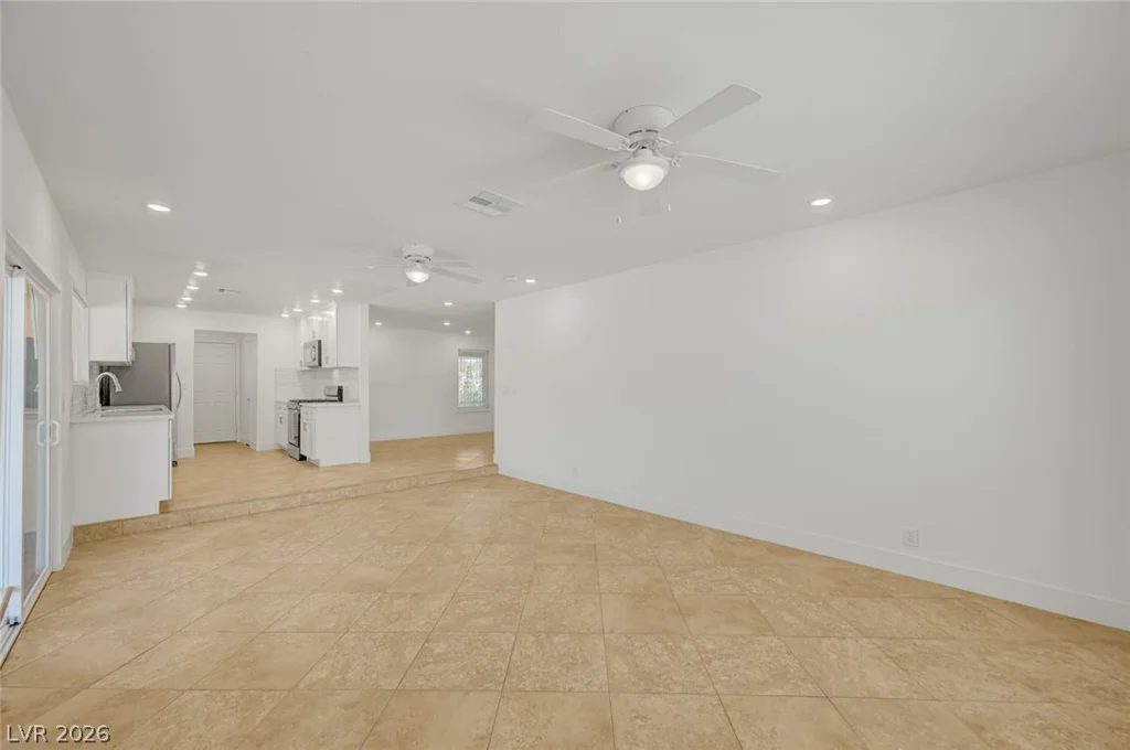3768 Russell, Las Vegas, NV 89120
