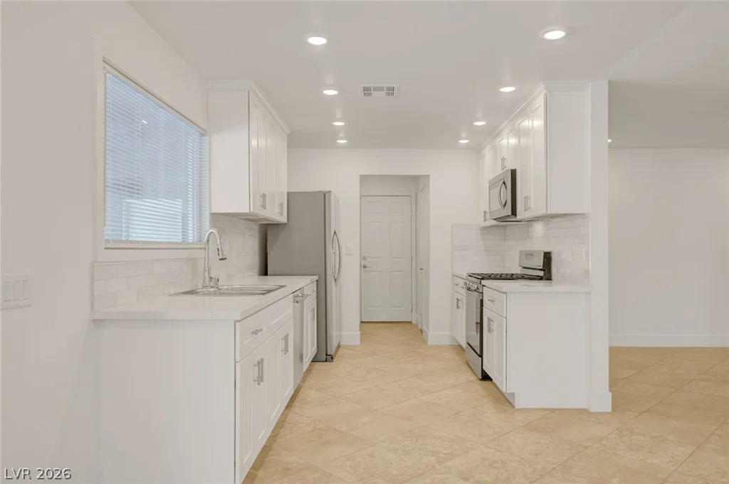 3768 Russell, Las Vegas, NV 89120