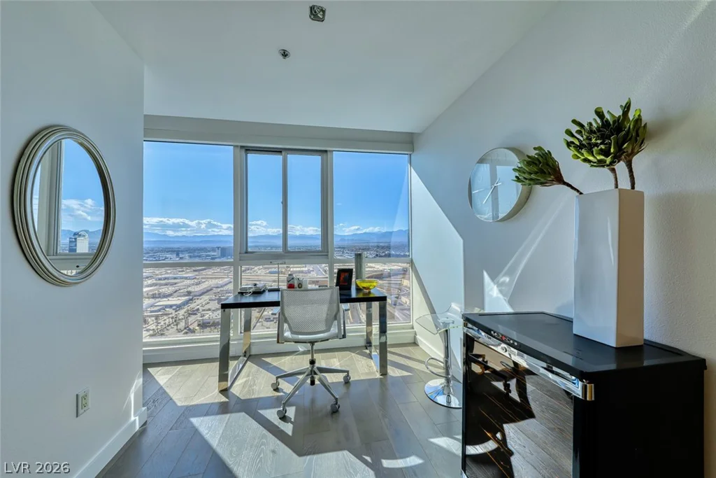 4525 Dean Martin, Las Vegas, NV 89103