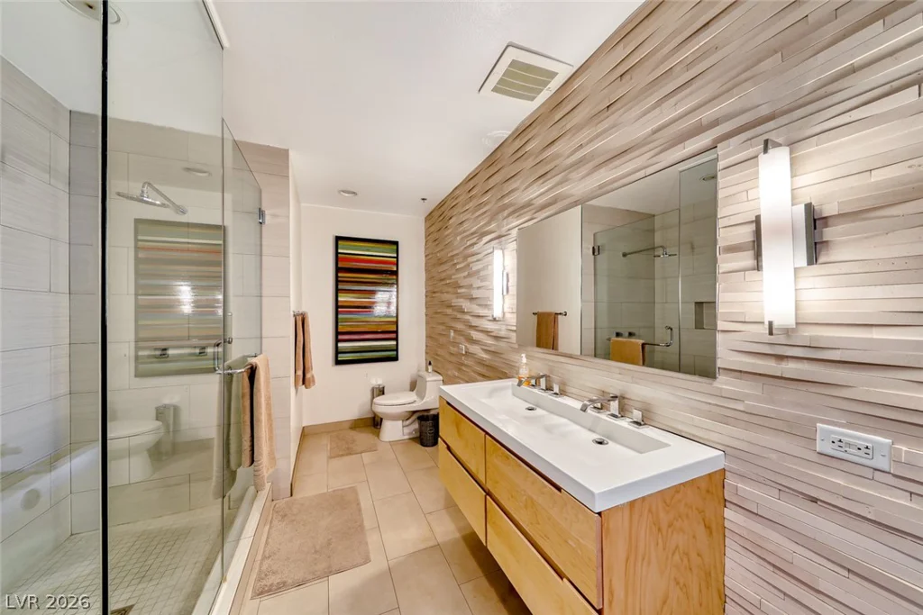 4525 Dean Martin, Las Vegas, NV 89103