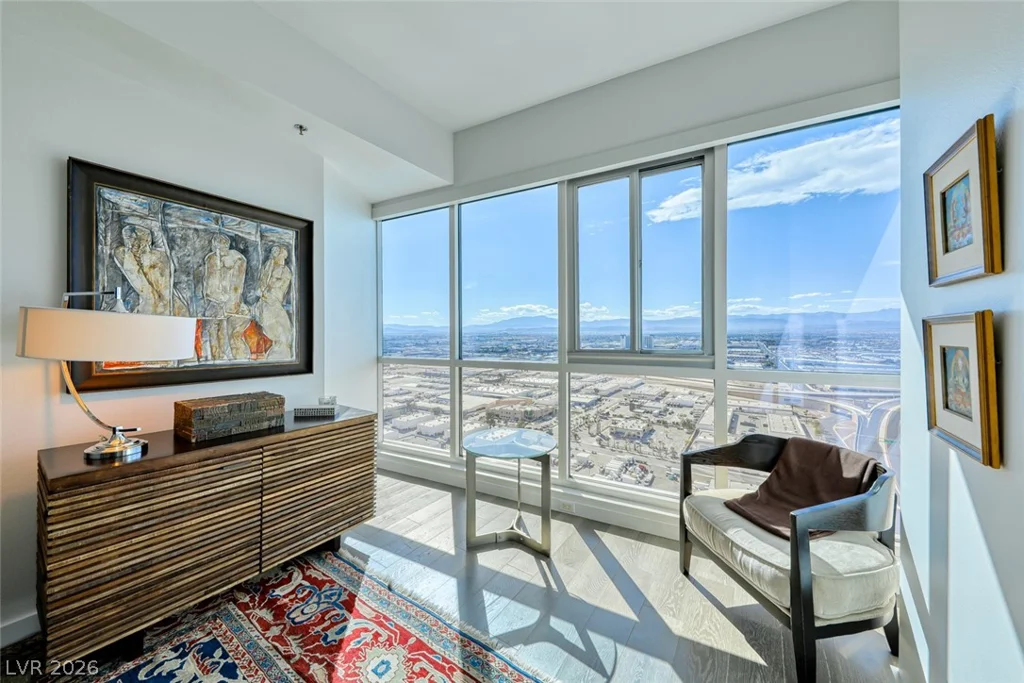 4525 Dean Martin, Las Vegas, NV 89103