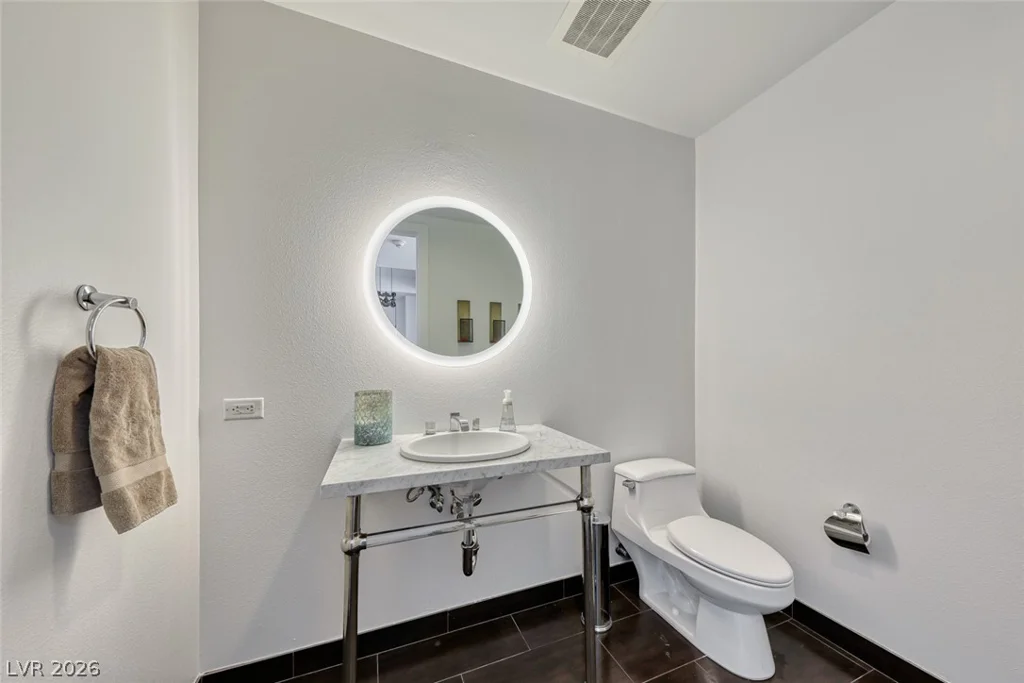 4525 Dean Martin, Las Vegas, NV 89103
