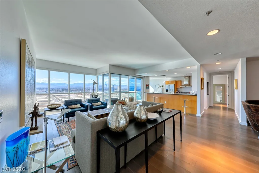 4525 Dean Martin, Las Vegas, NV 89103