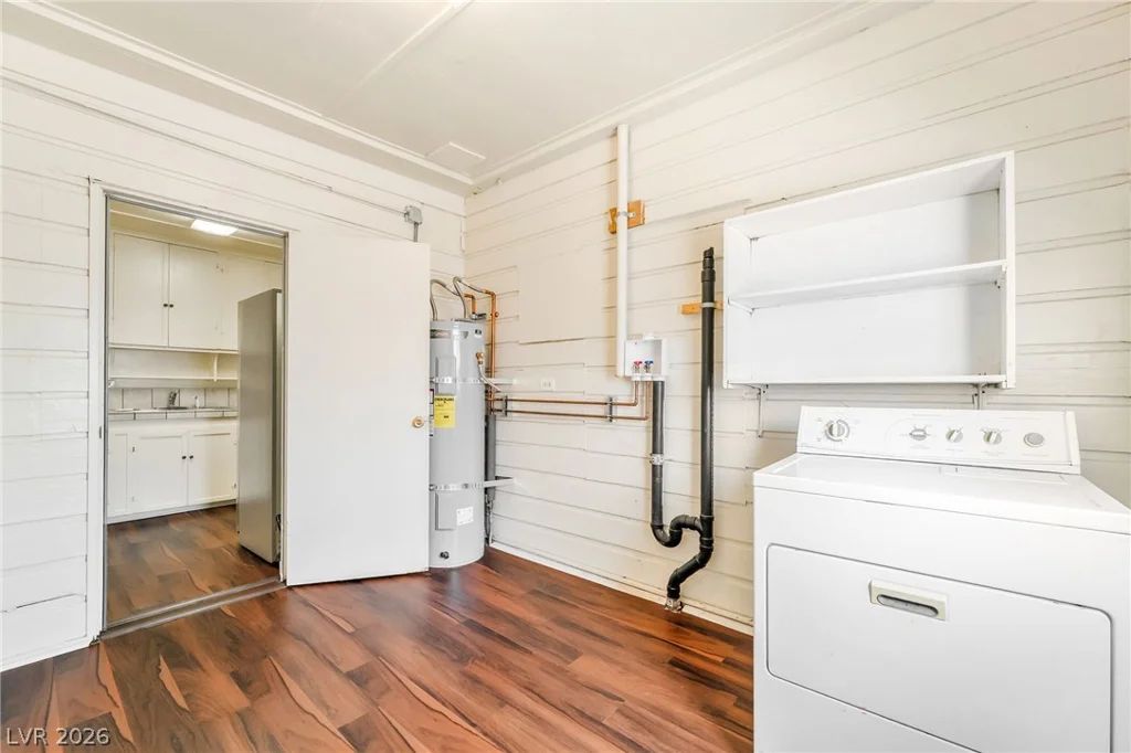 2 California, Henderson, NV 89015