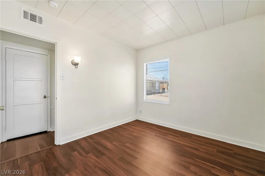 2 California, Henderson, NV 89015