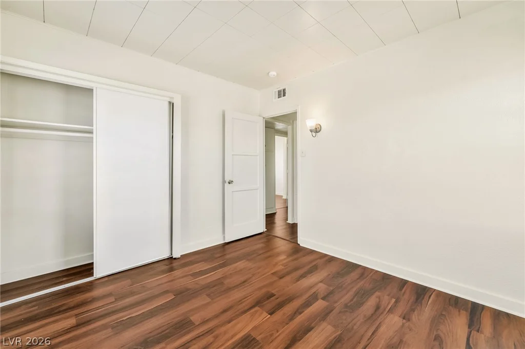 2 California, Henderson, NV 89015