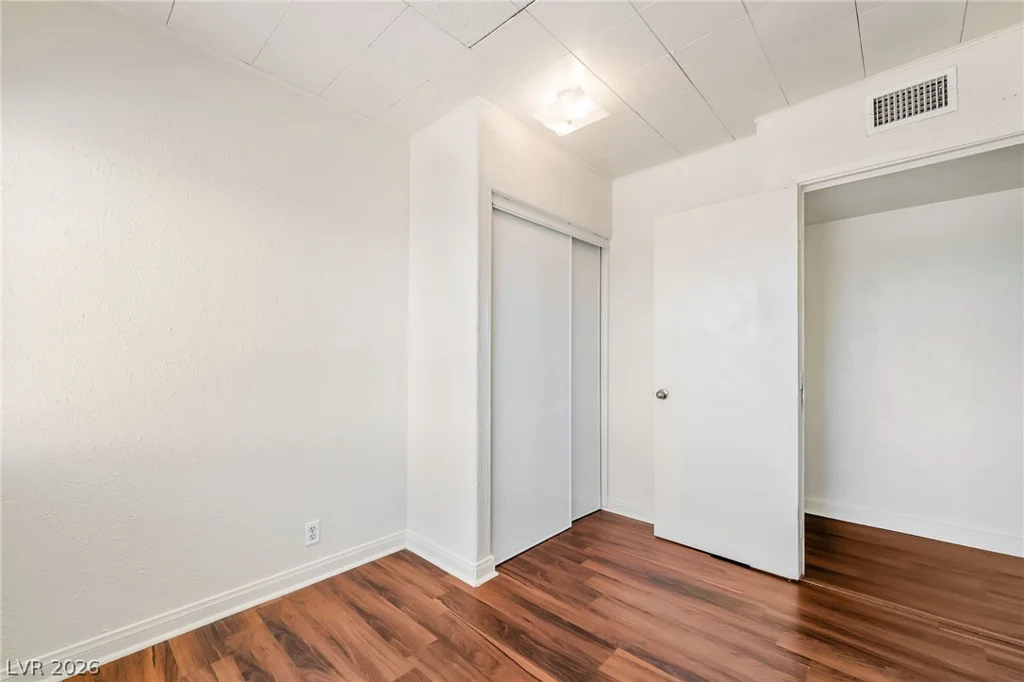 2 California, Henderson, NV 89015