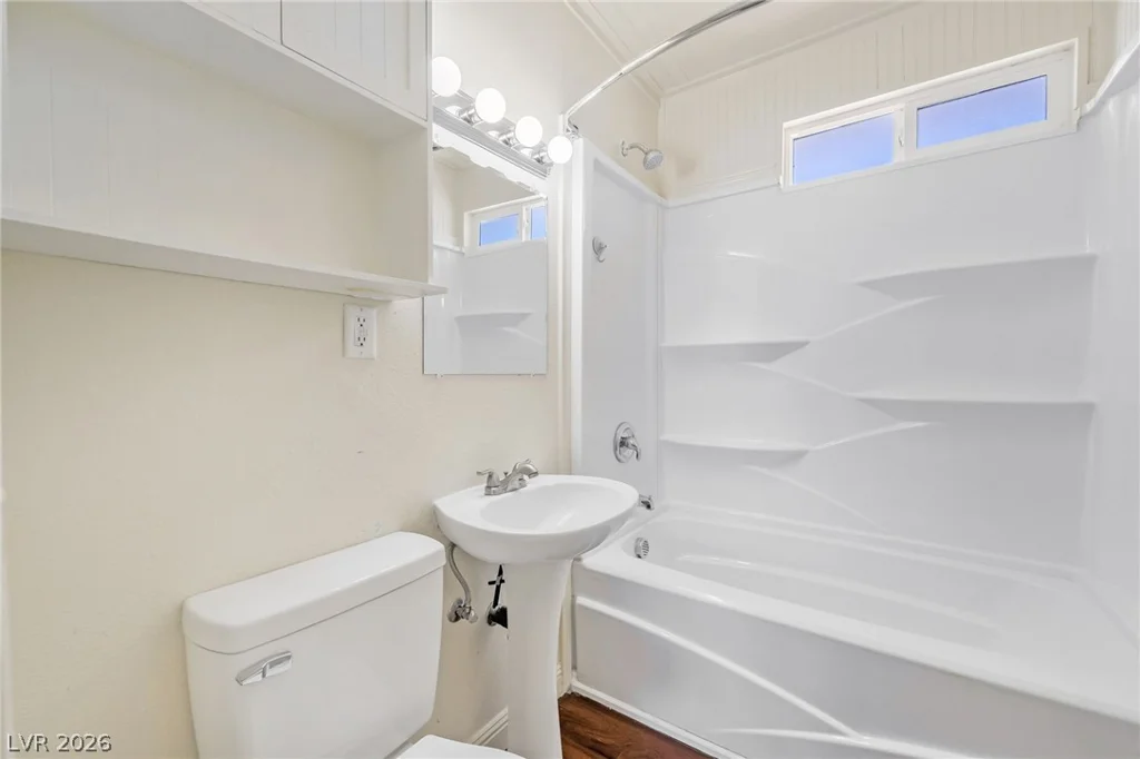 2 California, Henderson, NV 89015