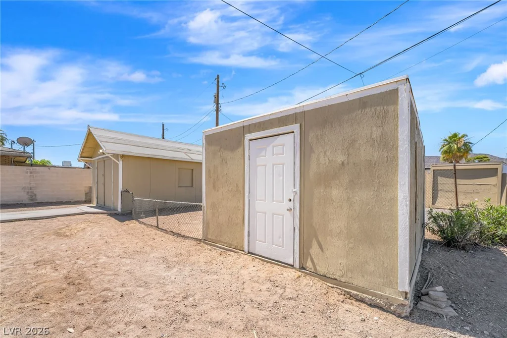 2 California, Henderson, NV 89015