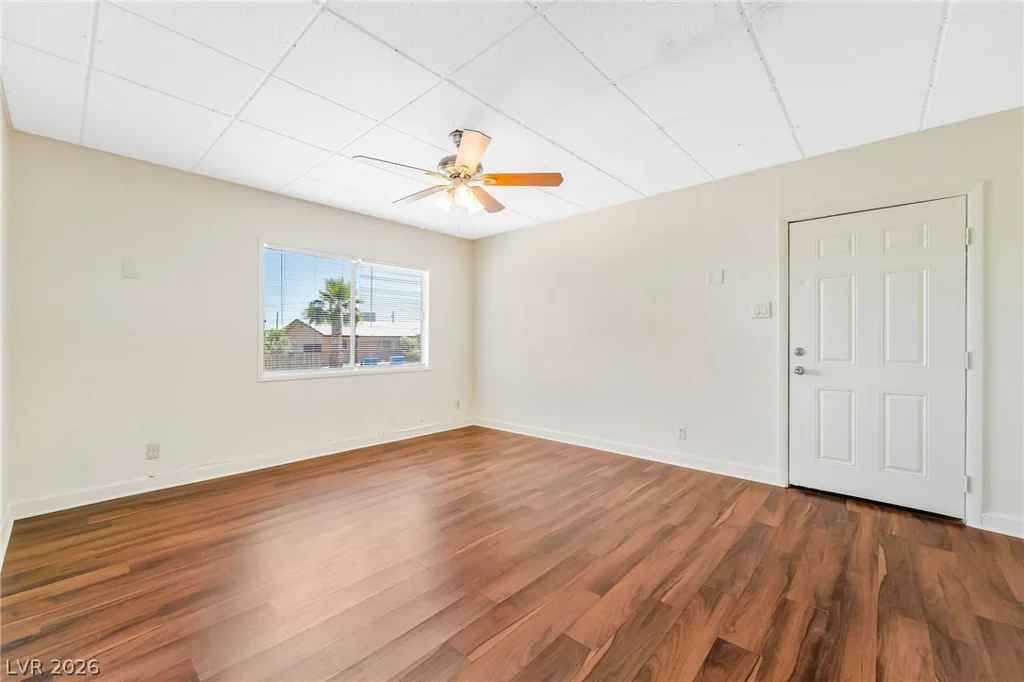2 California, Henderson, NV 89015