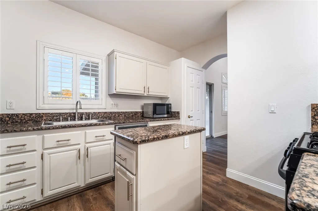 109 Broken Rock, Henderson, NV 89074