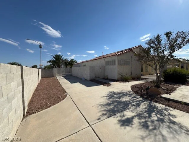 1778 Canterbury, Las Vegas, NV 89119