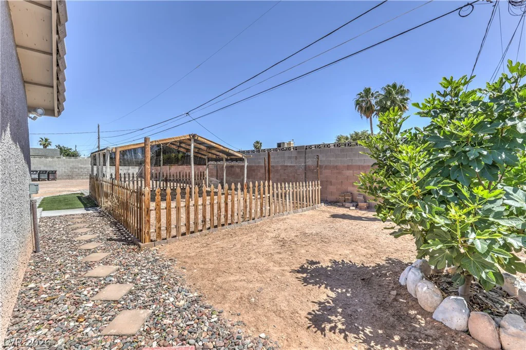 4465 Cleveland, Las Vegas, NV 89104