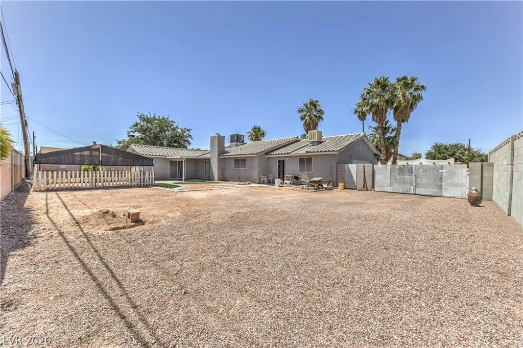4465 Cleveland, Las Vegas, NV 89104
