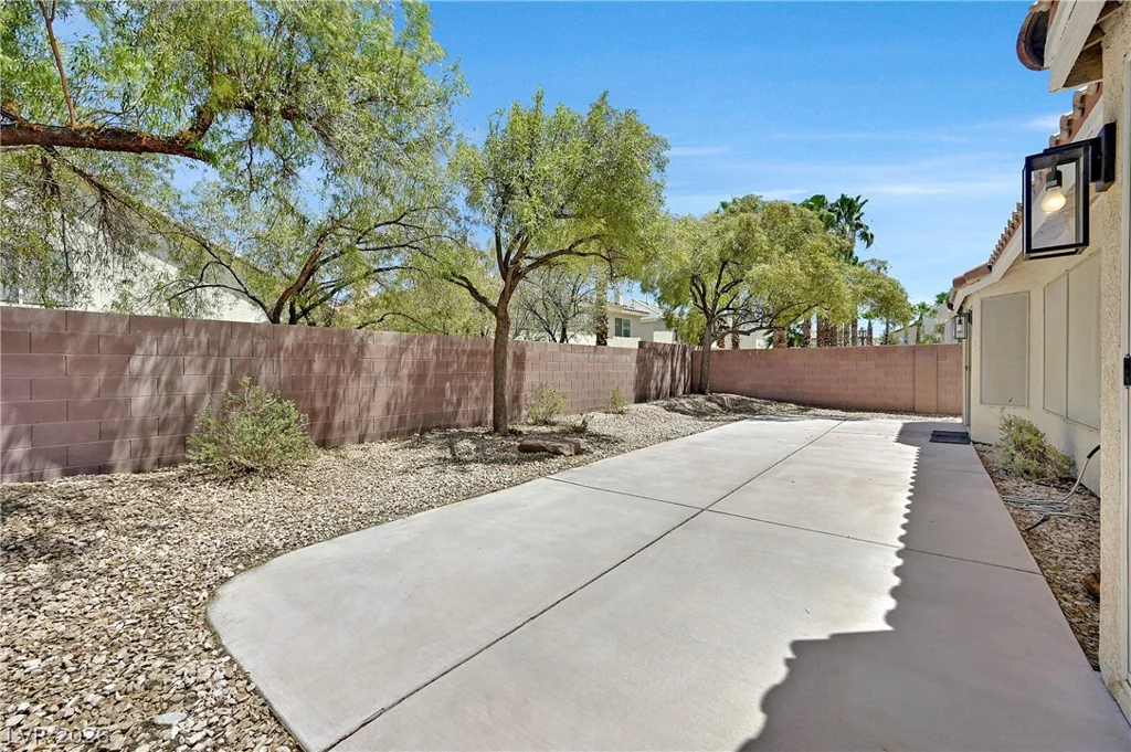 7884 Spindrift Cove, Las Vegas, NV 89139