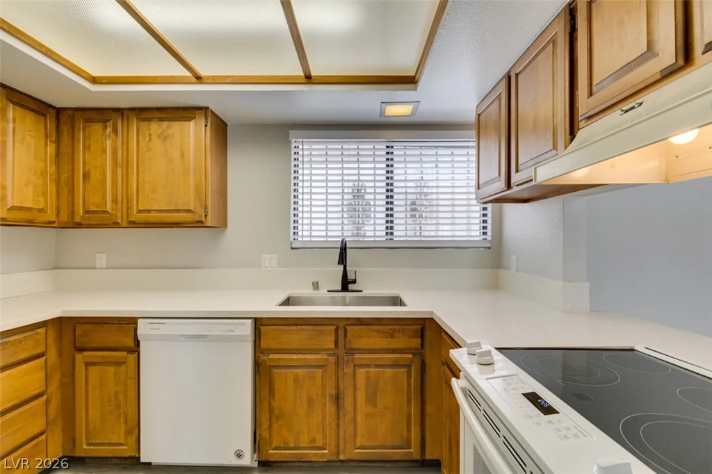 3355 Racquet, Las Vegas, NV 89121
